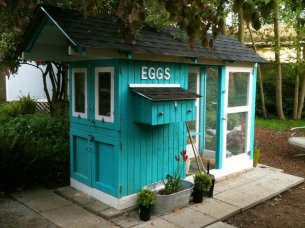 chicken coops, chicken coop designs, chicken coop ideas, building a chicken coop, diy chicken coop, backyard chicken coop, portable chicken coop, how to make a chicken coop, cheap chicken coop, small chicken coop, pallet chicken coop, urban chicken coop, a frame chicken coop