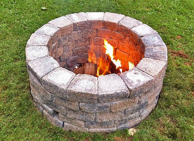 Check out 27 Hottest Fire Pit Ideas and Designs at http://pioneersettler.com/fire-pit-ideas-designs/