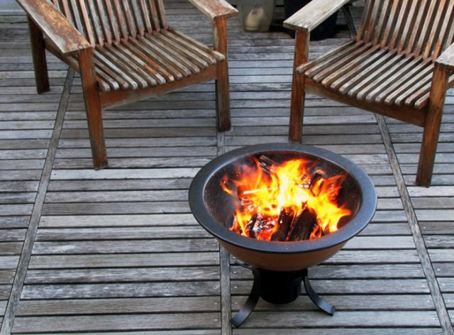 Check out 27 Hottest Fire Pit Ideas and Designs at http://pioneersettler.com/fire-pit-ideas-designs/