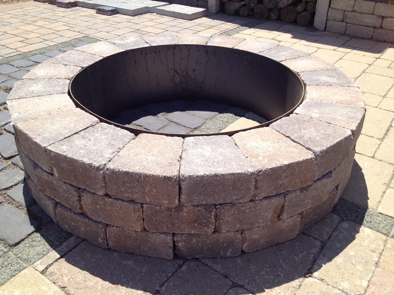 Check out 27 Hottest Fire Pit Ideas and Designs at http://pioneersettler.com/fire-pit-ideas-designs/